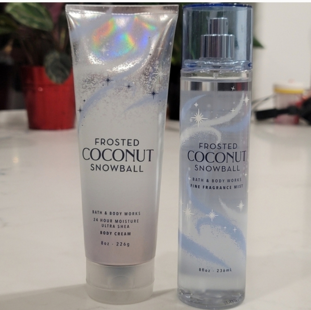 BATH AND BODY WORKS Frosted Coconut Snowball Bundle